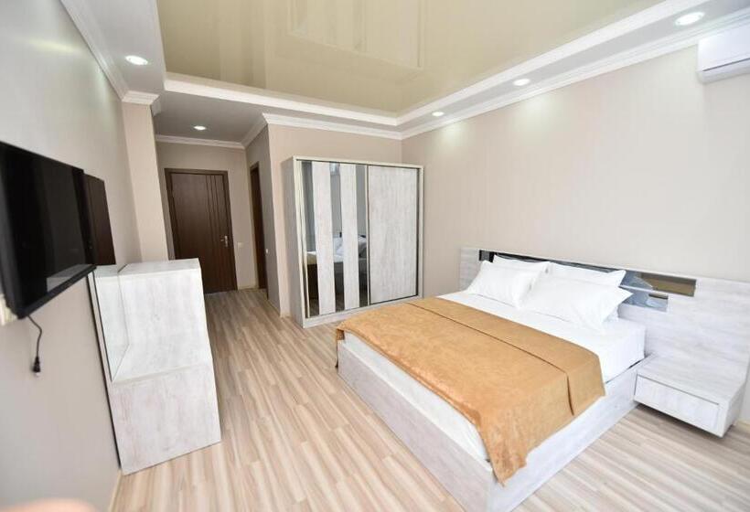 اتاق استاندارد با تخت بزرگ, Skyline Batumi