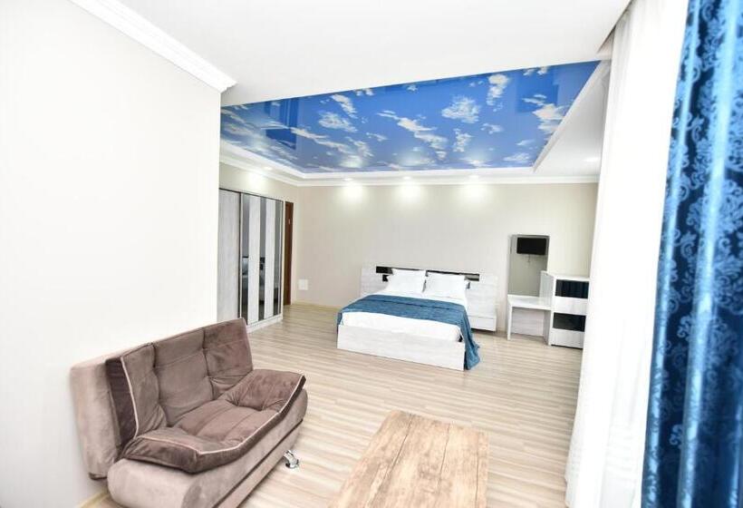 سوییت جونیور, Skyline Batumi