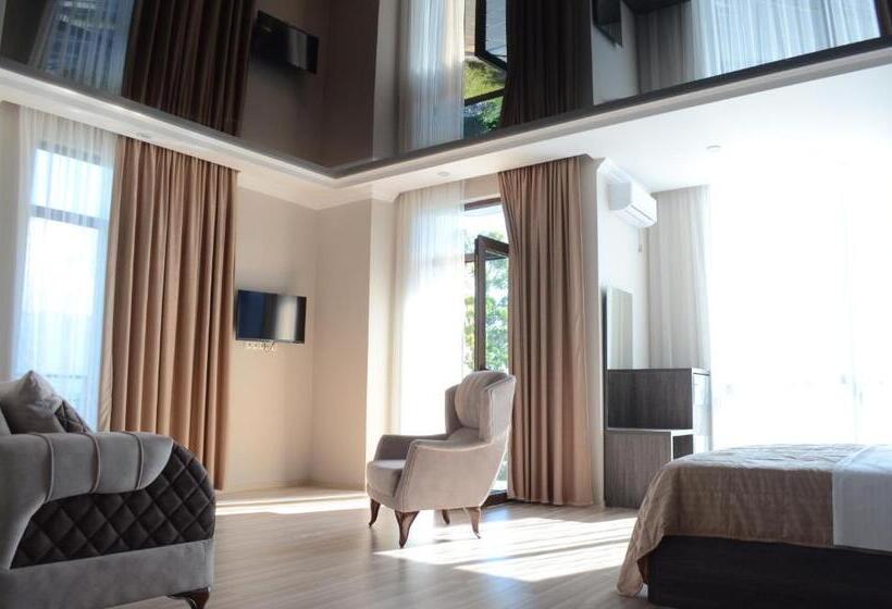 سوییت جونیور, Skyline Batumi