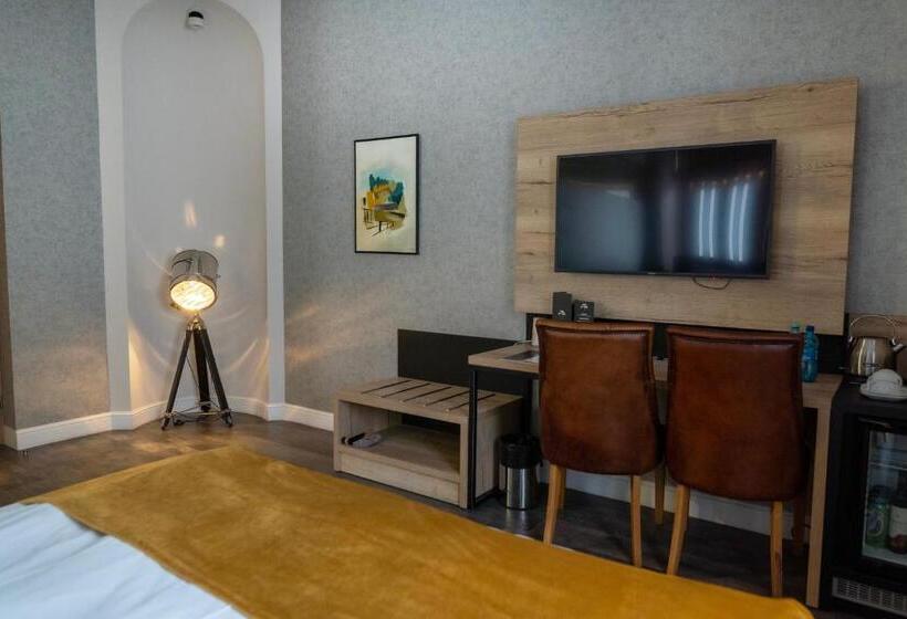 غرفة سوبيريور, The Dome