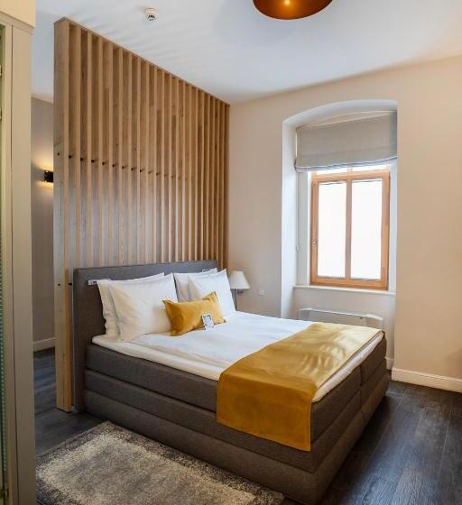 غرفة سوبيريور, The Dome