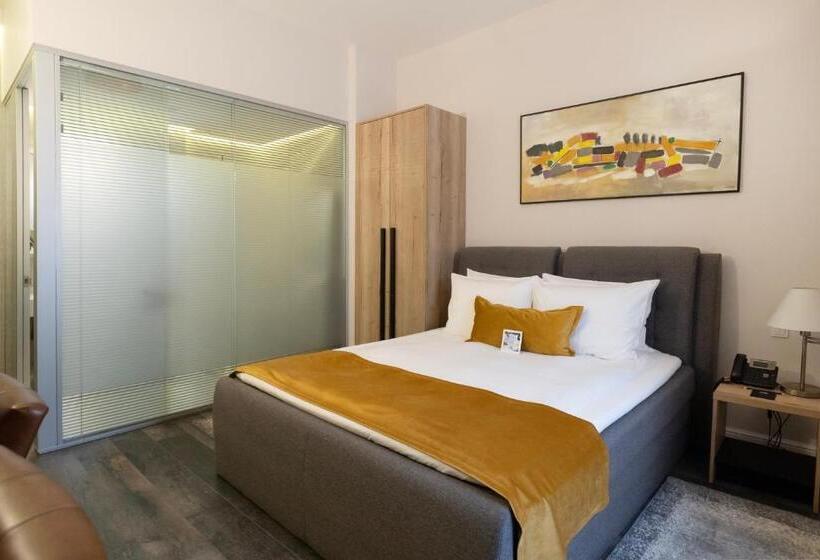 غرفة ديلوكس, The Dome