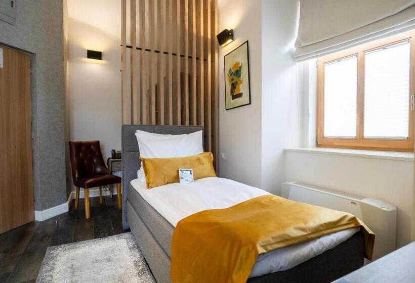 غرفة ديلوكس فردية, The Dome