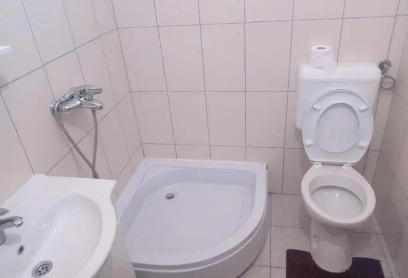 اتاق استاندارد یک نفره, Setenčić