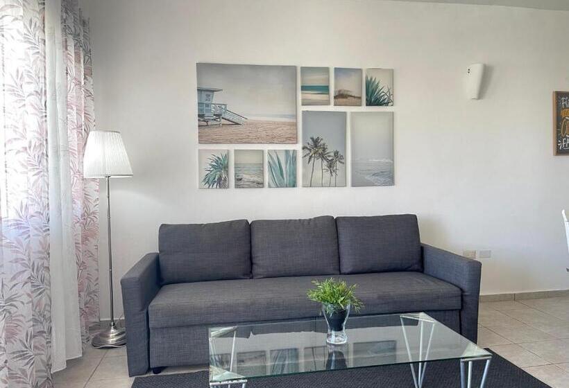 带1个卧室的带海景的公寓, Stanza Mare Beach Front