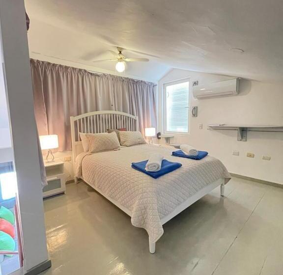 带泳池景观及2个卧室的公寓, Stanza Mare Beach Front