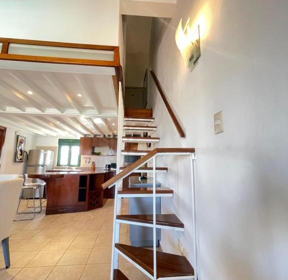 带泳池景观及2个卧室的公寓, Stanza Mare Beach Front