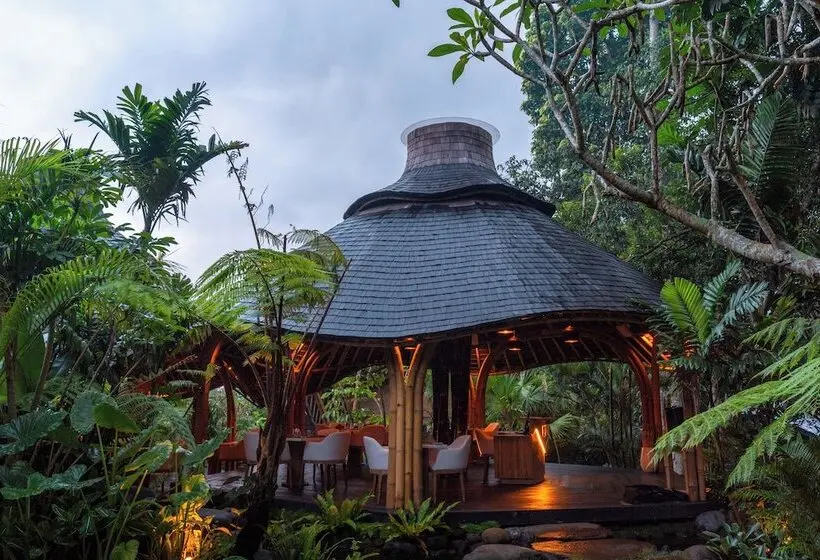 Villa 1 Makuuhuone, Bambootel Sawah View