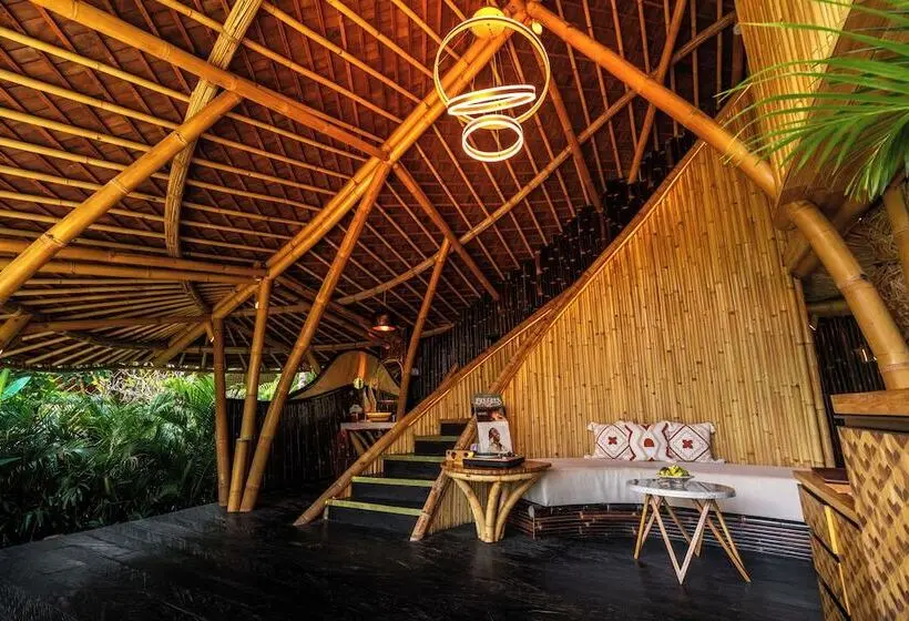 Villa 1 Makuuhuone, Bambootel Sawah View