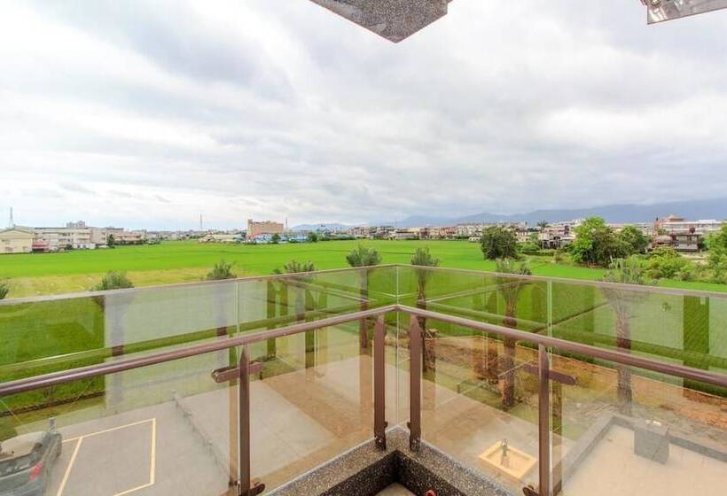 اتاق لوکس, Urban Oasis Inn