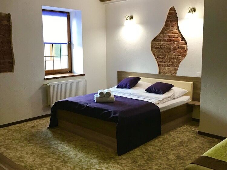 اتاق لوکس, Coin