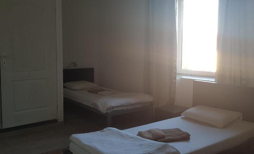 اتاق کلاسیک سه تخته, Dnd X