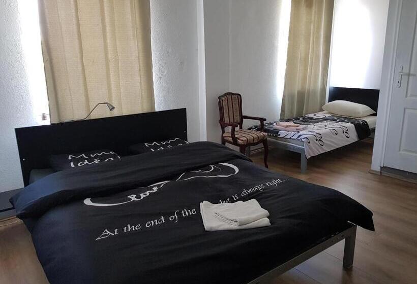 Economy Triple Room, Dnd X