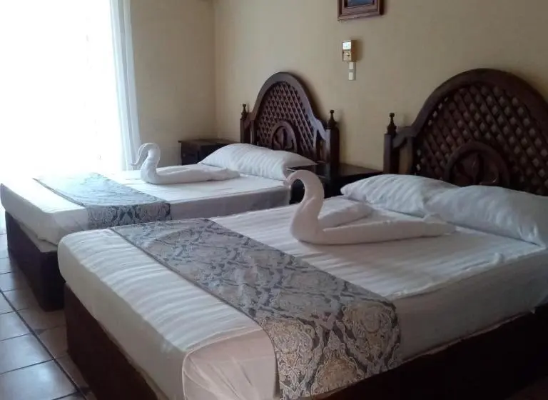 اتاق لوکس, Familiar El Dorado