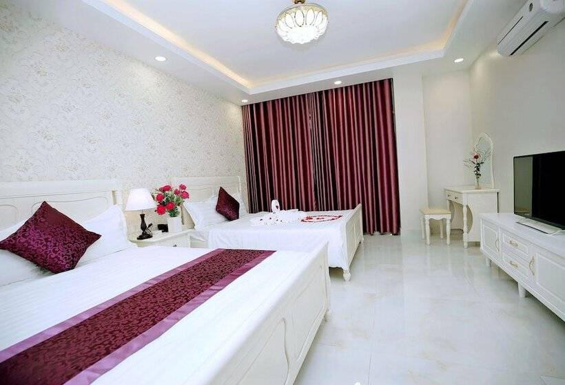 اتاق لوکس با بالکن, Hoang Giang