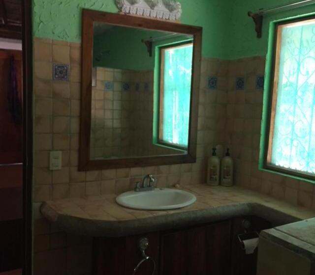 Студия Deluxe, Mal Pais Surf Camp