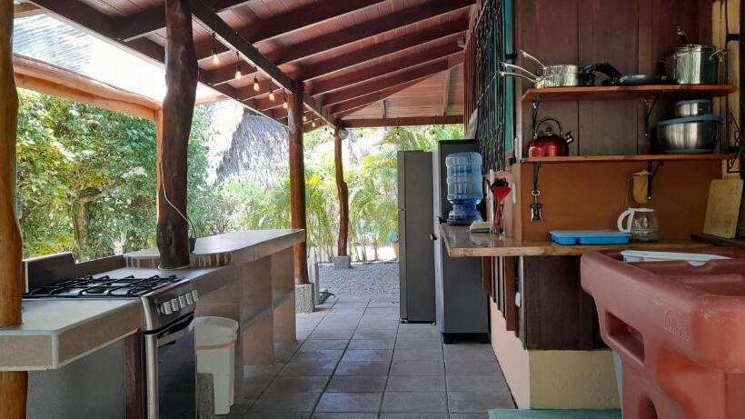 Вилла 1 Спальня Вид на Сад, Mal Pais Surf Camp