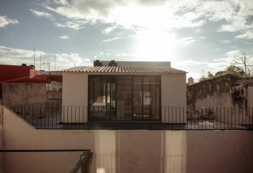 Standard Studio, Boutique Casa Jade