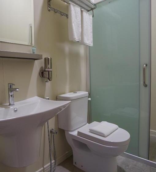 غرفة ديلوكس رباعية, Aman Tioman Beach Resort