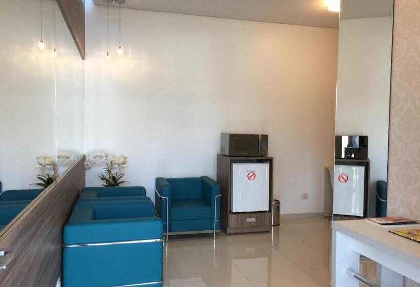 스위트 킹사이즈 침대, Aquarius Hotel Aquarius