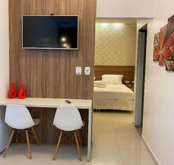 מיטת קינג בסוויטה, Aquarius Hotel Aquarius