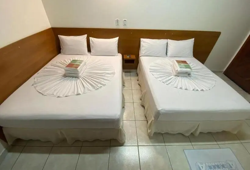 Standard Neljän Hengen Huone, Aquarius Hotel Aquarius