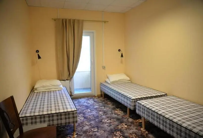 اتاق استاندارد سه تخته با سرویس بهداشتی مشترک, Hostel31