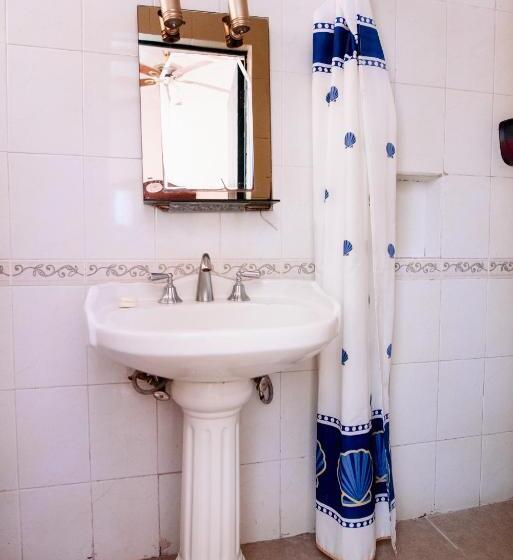 חדר סטנדרט יחיד, María Elena