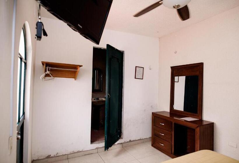 חדר סטנדרט יחיד, María Elena