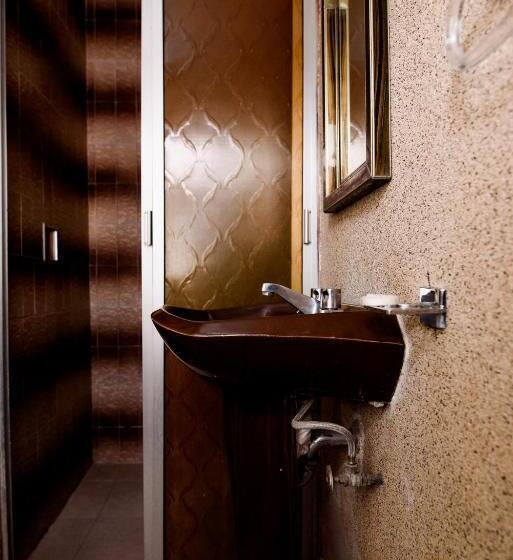 חדר סטנדרט יחיד, María Elena