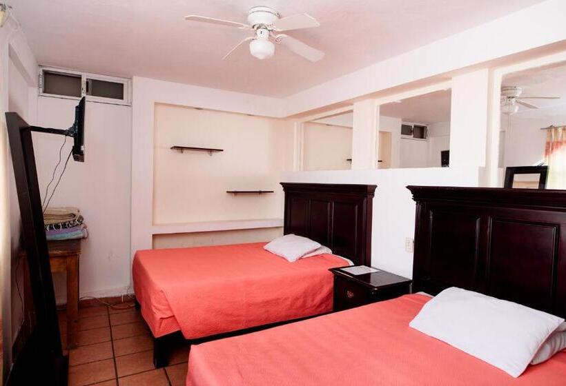 חדר סטנדרט לארבעה, María Elena