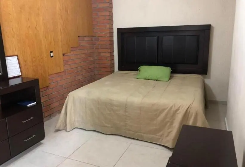 اتاق سوپریور با تخت بزرگ, María Elena
