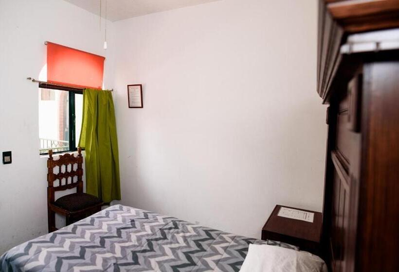 חדר סטנדרט יחיד, María Elena