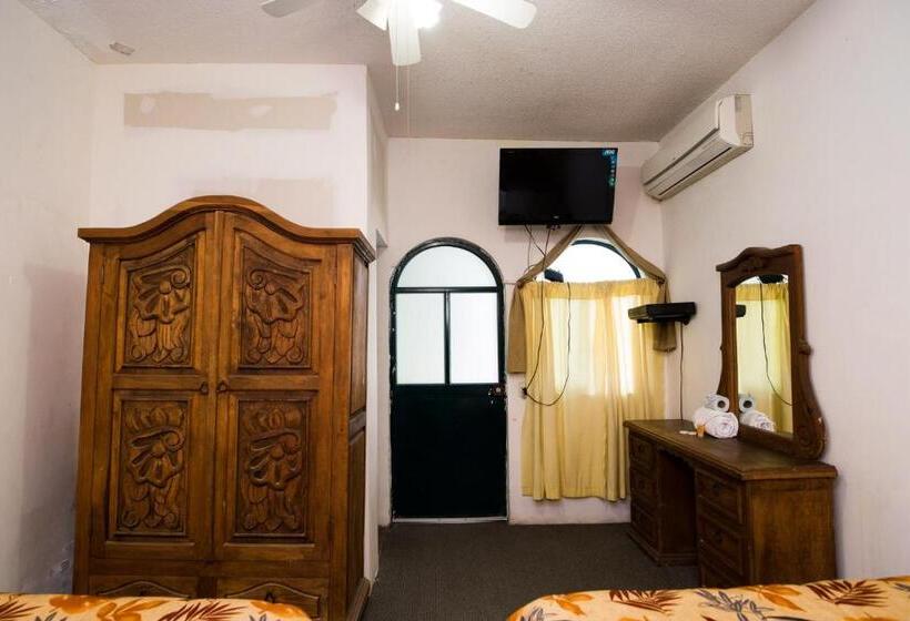 חדר סופריור, María Elena