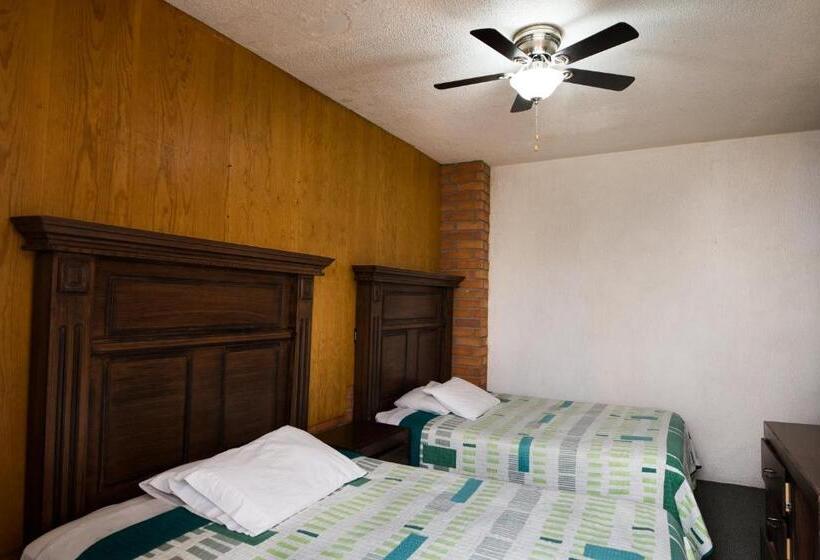 חדר סופריור, María Elena