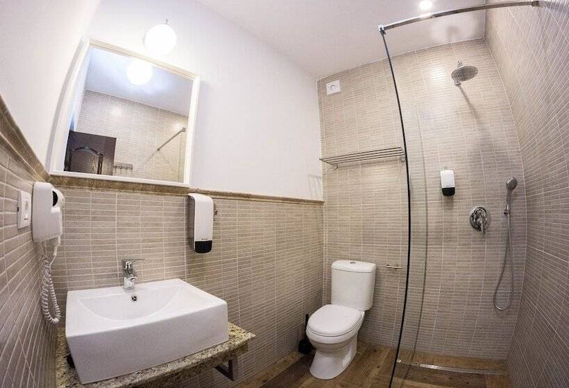 高级园景房, Nest