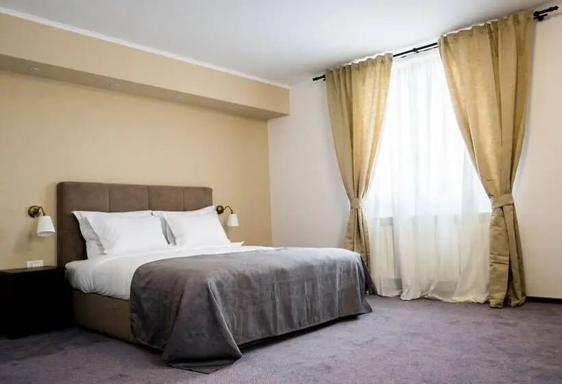 Superior-studio, Nest
