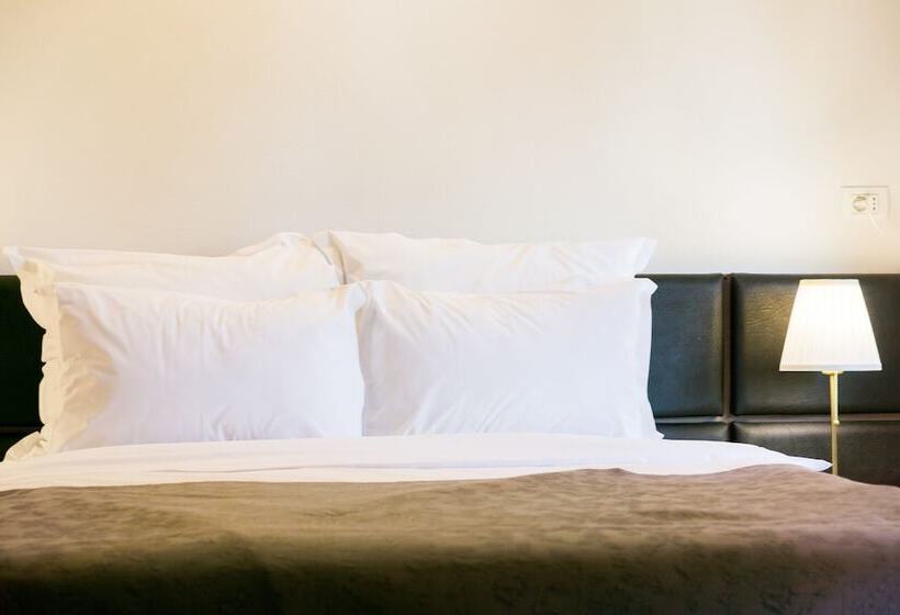 高级工作室, Nest