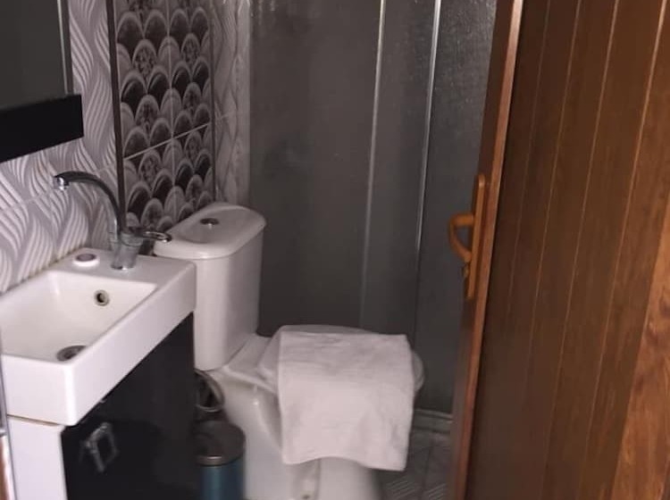 スタンダードルーム, Ozgur