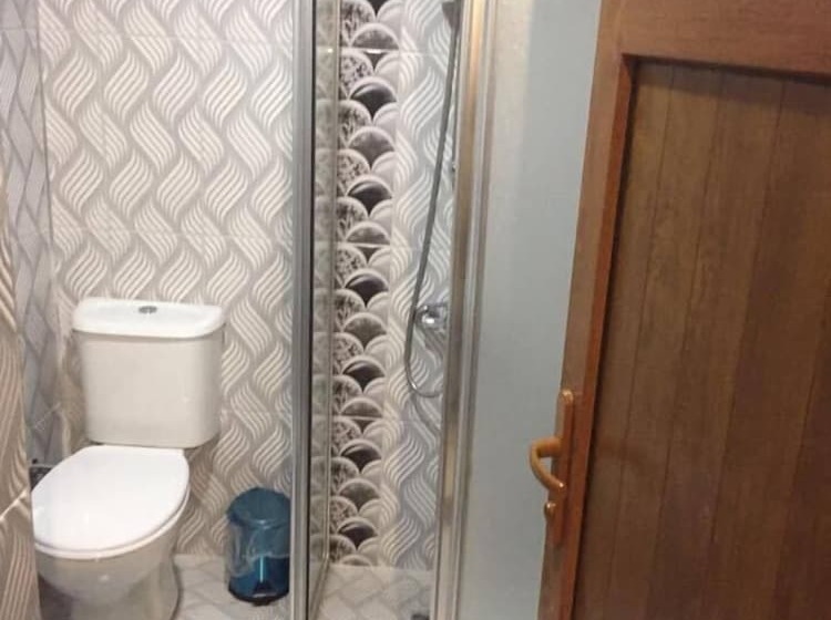 エコノミールーム, Ozgur