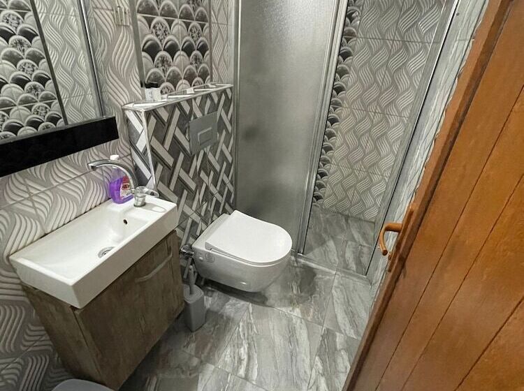 スタンダードルーム, Ozgur