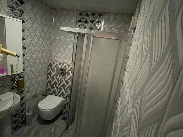 スタンダードルーム, Ozgur