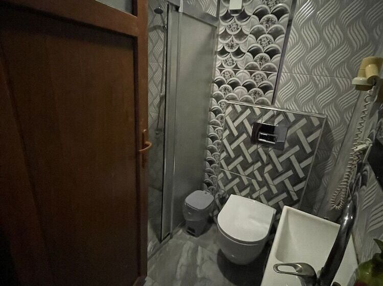 スタンダードルーム, Ozgur