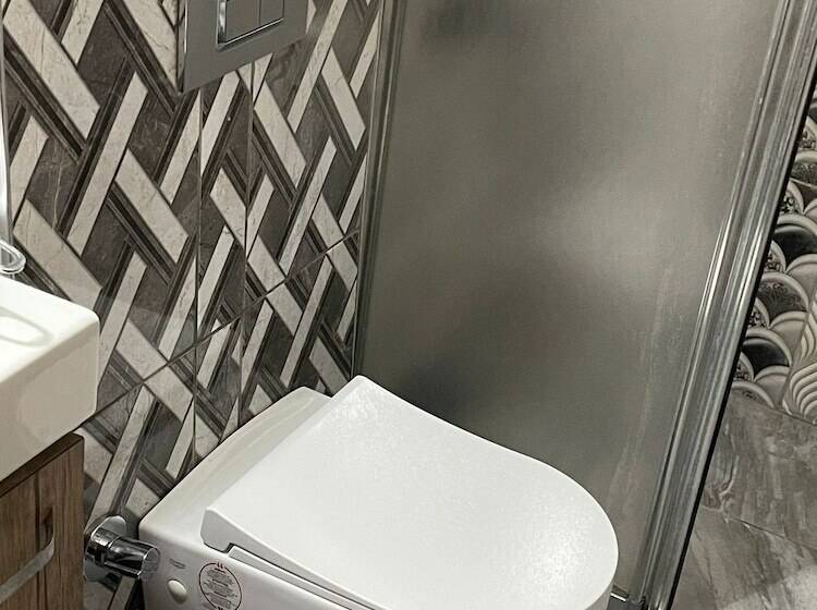 スタンダードルーム, Ozgur