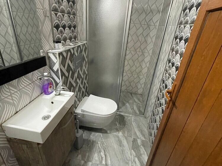 スタンダードルーム, Ozgur