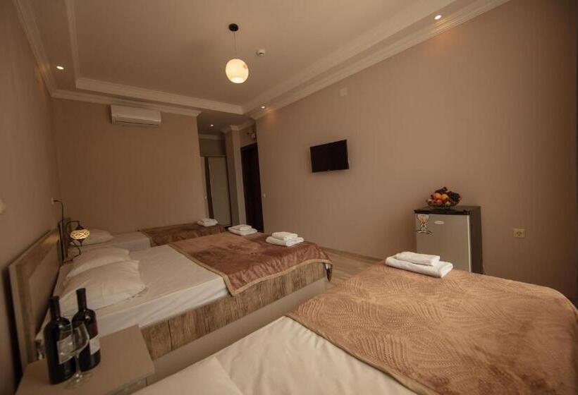 اتاق سوپریور چهار تخته, Tamari