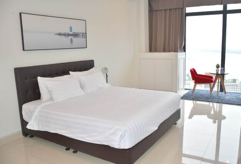 סטודיו סופריור, The Bridge Club