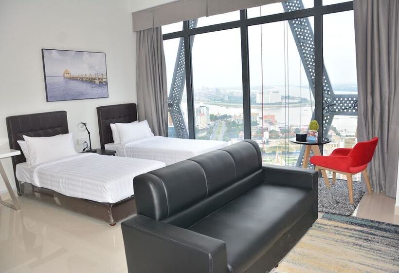 חדר דלוקס, The Bridge Club