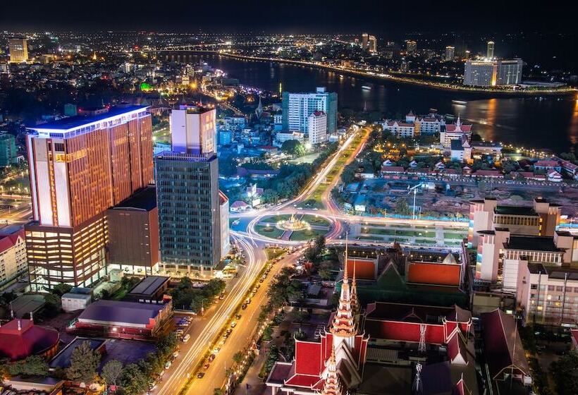 דירת חדר, The Bridge Club