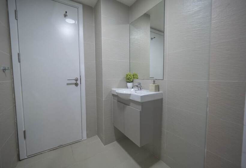 דירת שני חדרים, The Bridge Club